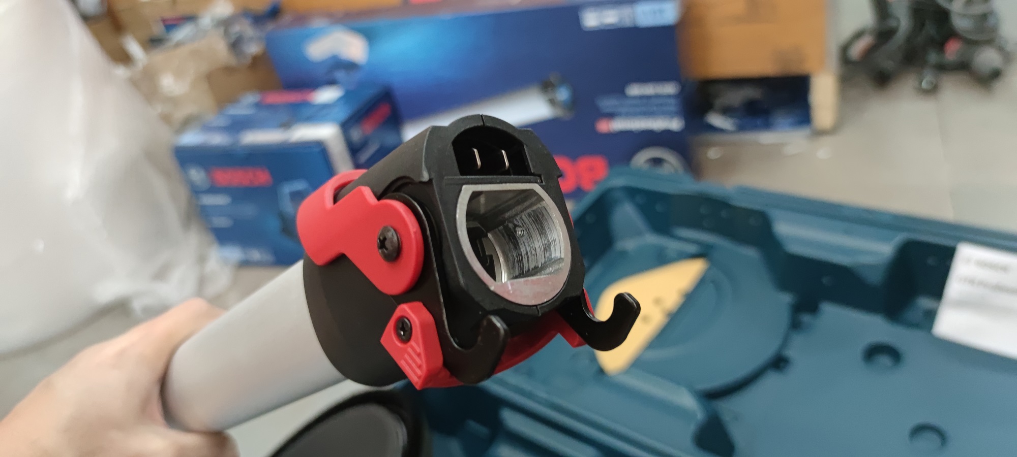 เครื่องขัดผนัง 9" GTR550 BOSCH