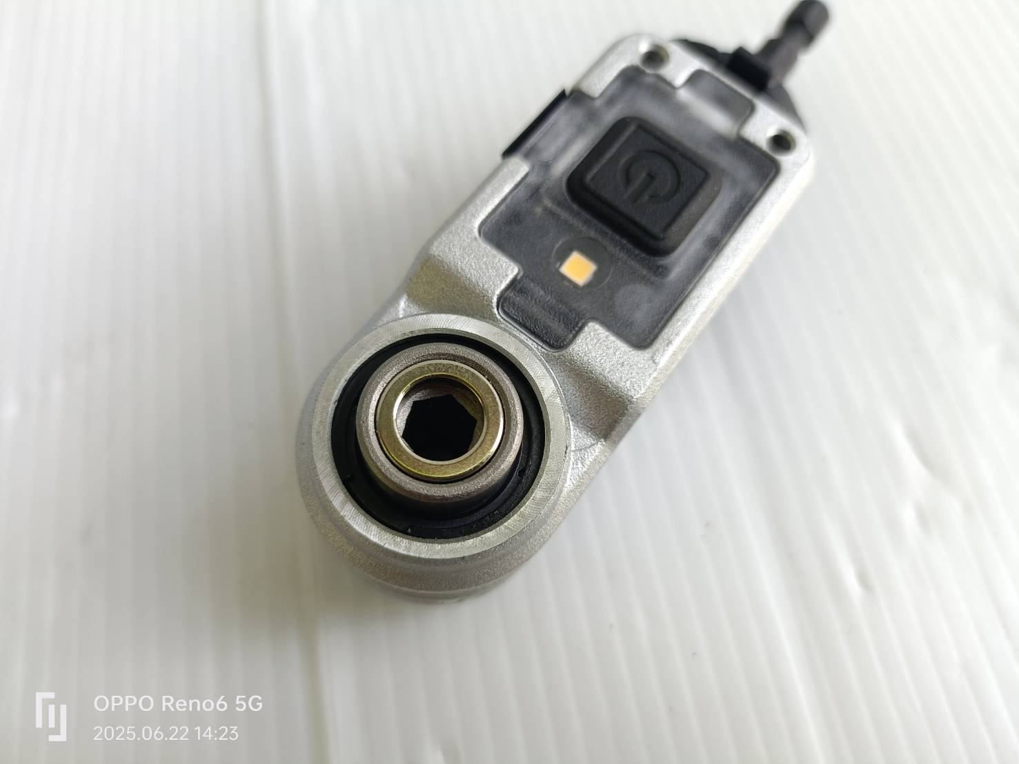 DEWALT DWALRAFT ก้านต่อไขควงมุมฉาก 90 องศา มีไฟLED ชาร์จ TYPE-C