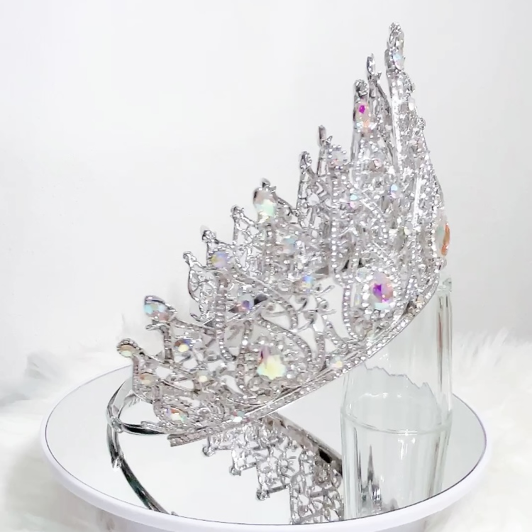 (พร้อมส่งจากไทย) มงกุฏ 115 สีรุ้ง มงกุฎนางงาม มงกุฎเพชร มงกุฎประกวด สวยงามอลังการ ฐานมงวงกลมปรับได้ สินค้าพร้อมส่ง ไม่ต้องรอนาน งานพรีเมี่ยม