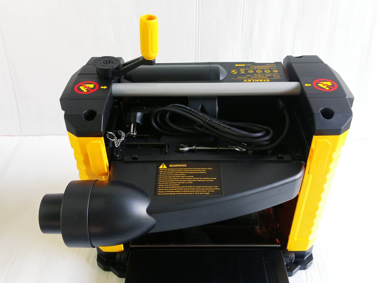 STANLEY เครื่องรีดไม้ไฟฟ้า 12 นิ้ว STP18-B1 (1800 วัตต์) รับประกันศูนย์ 2 ปี