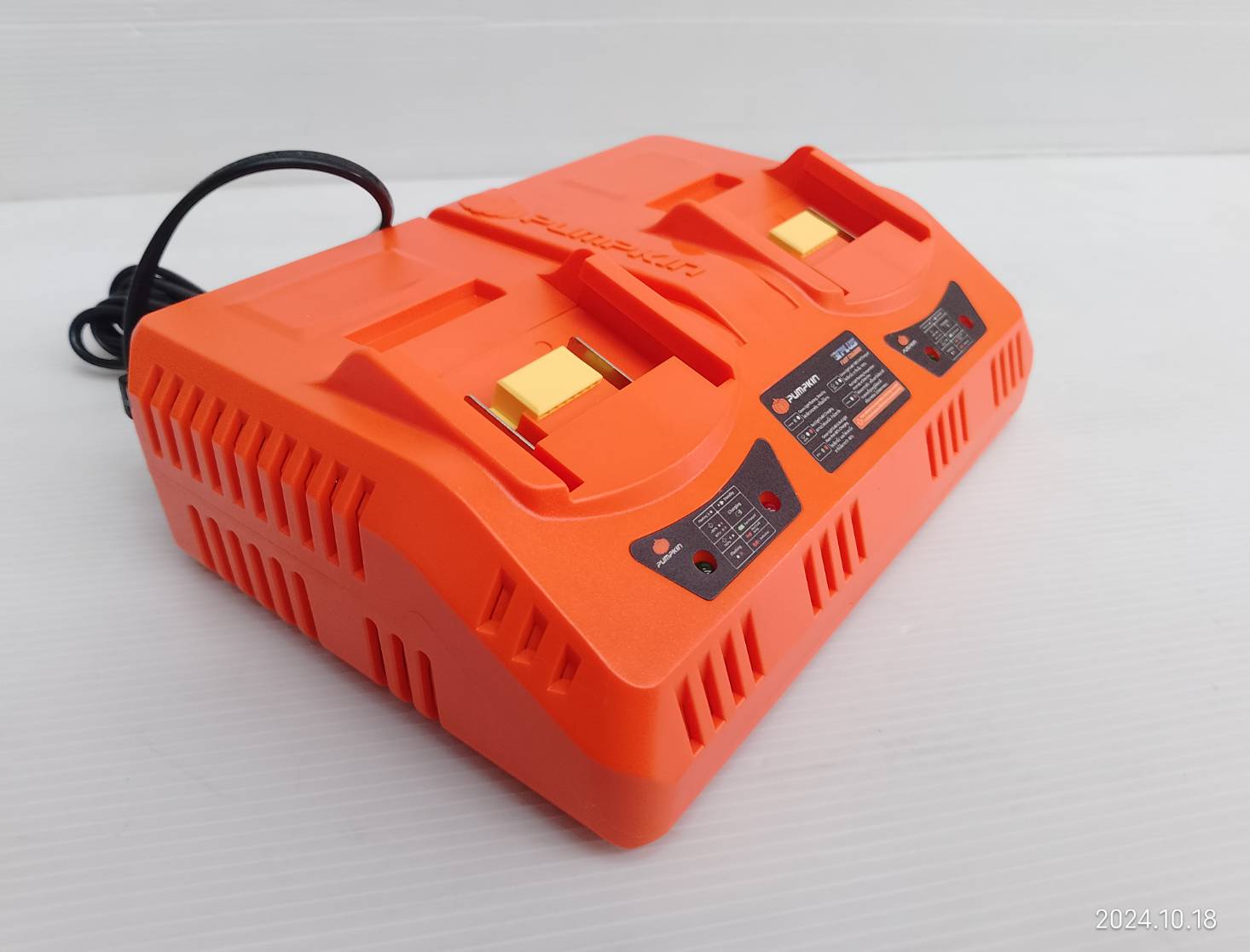 แท่นชาร์จ20V 2ช่อง P20V-C30XD PUMPKIN 50385