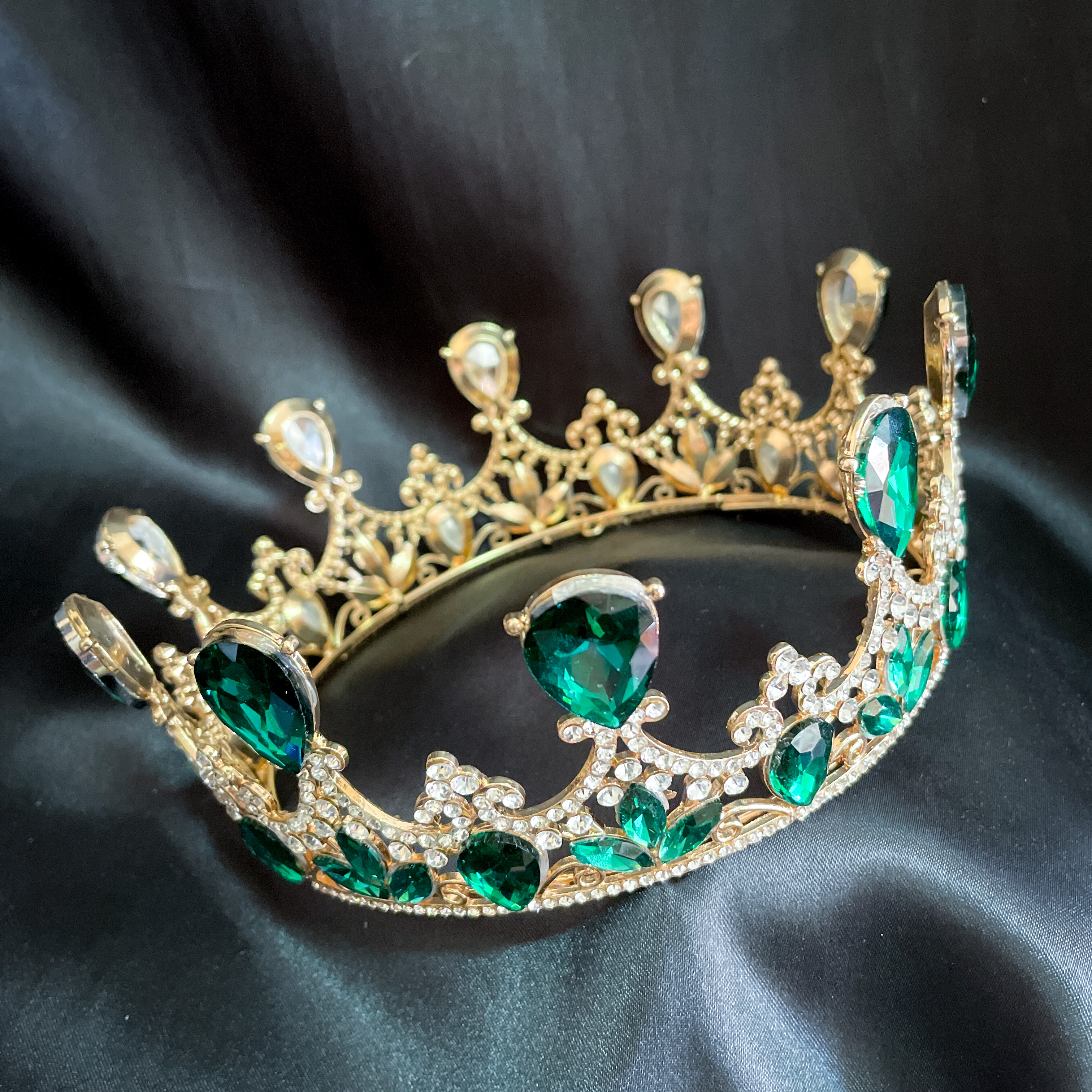 (พร้อมส่ง) มงกุฎ 039 สีเขียว มงกุฎนางงาม มงกุฎเจ้าหญิง งานสวย ปราณีต QCเพชรทุกเม็ด สินค้าพร้อมส่งจากไทย