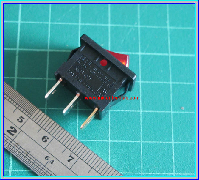 1x สวิตซ์เพาเวอร์ออนออฟ AC 220V พร้อม LED (Power ON/OFF Switch)