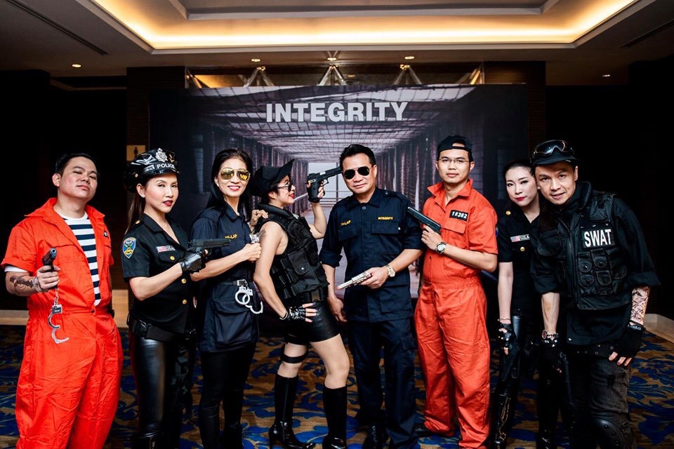 ชุดตำรวจหญิง /ุ ชุดอาชีพ / ชุดอาชีพในฝัน