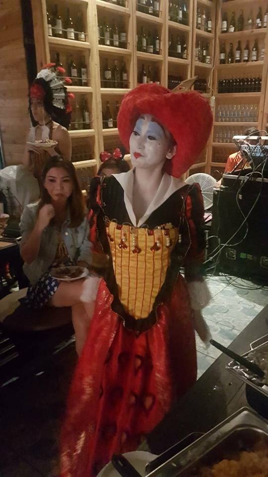 ชุดราชินีโพแดง / ชุดราชินีอิเรซเบธ / ชุด Red Queen @ อลิส อิน วันเดอร์แลนด์ / ชุดราชินีแดง / ชุดราชินีไพ่