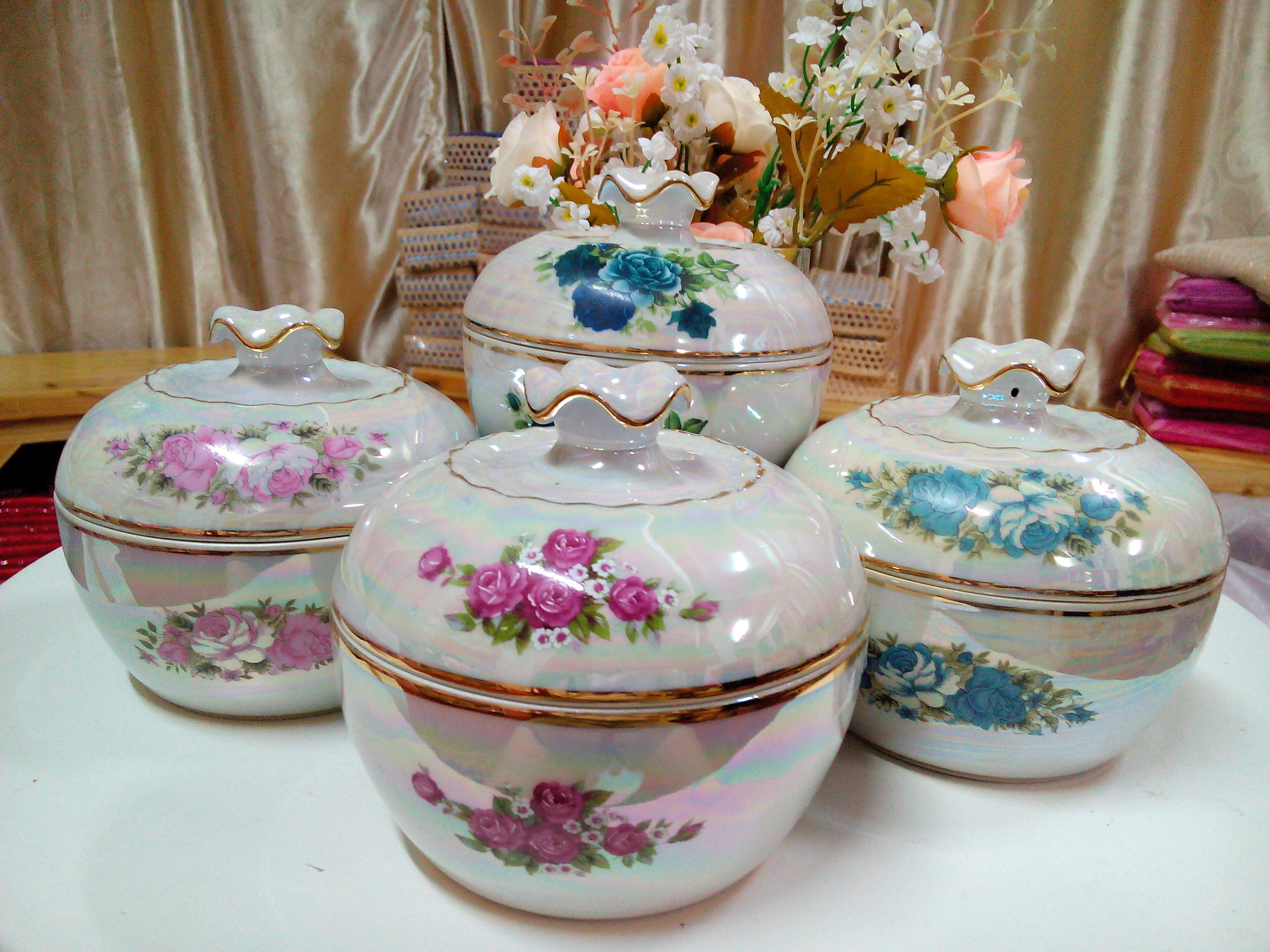 ชุดรับไหว้ โถเบญจรงค์เคลือบมุก ขนาด 5 นิ้ว