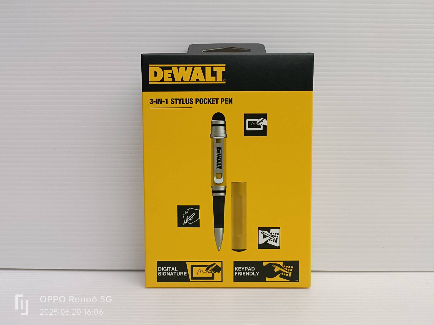 DEWALT รุ่น DXMA2151130E ปากกาสไตลัสสำหรับหน้าจอสัมผัส (3-IN-1 STYLUS POCKET PEN)