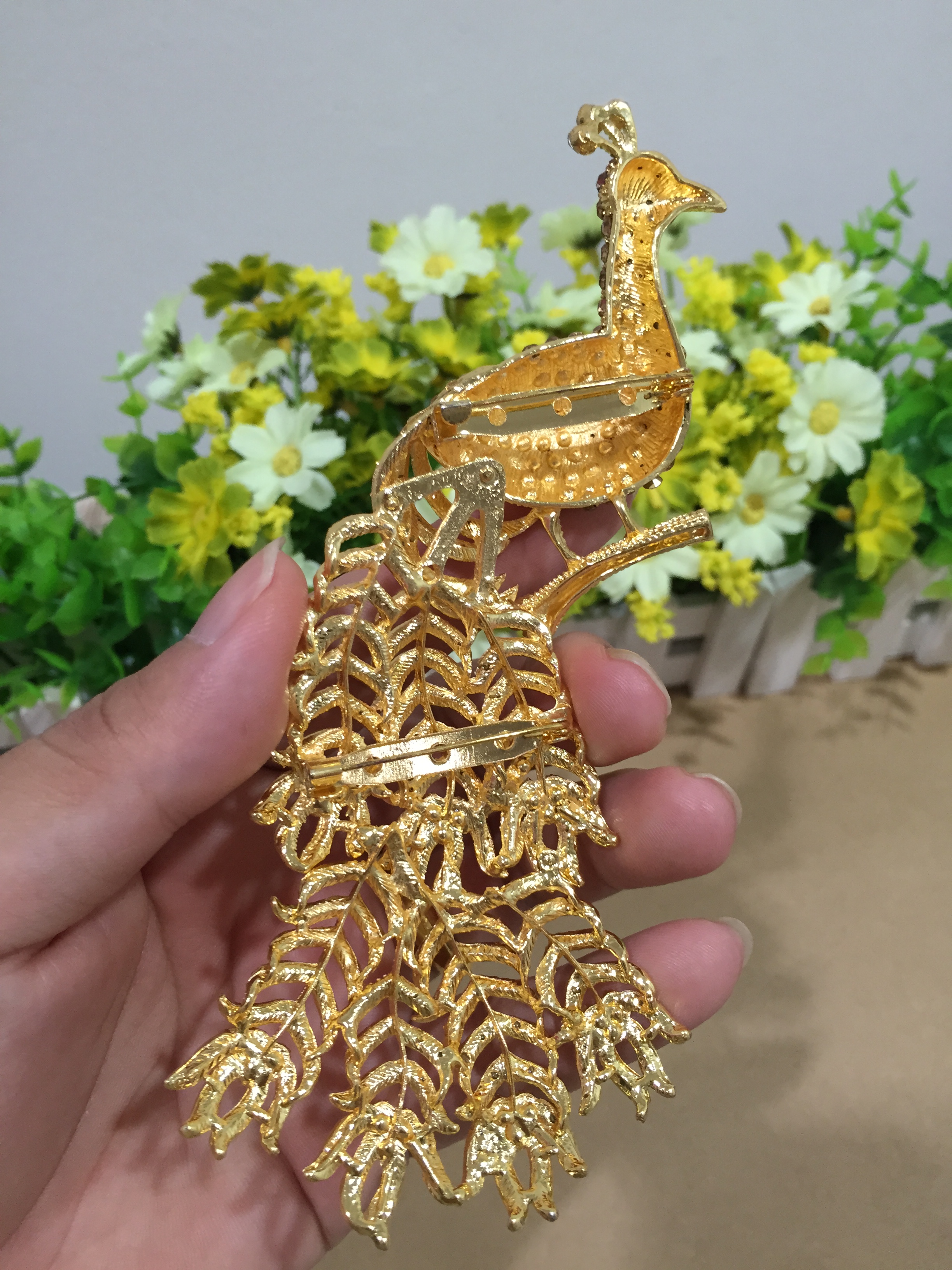 (พร้อมส่ง) เข็มกลัด 057