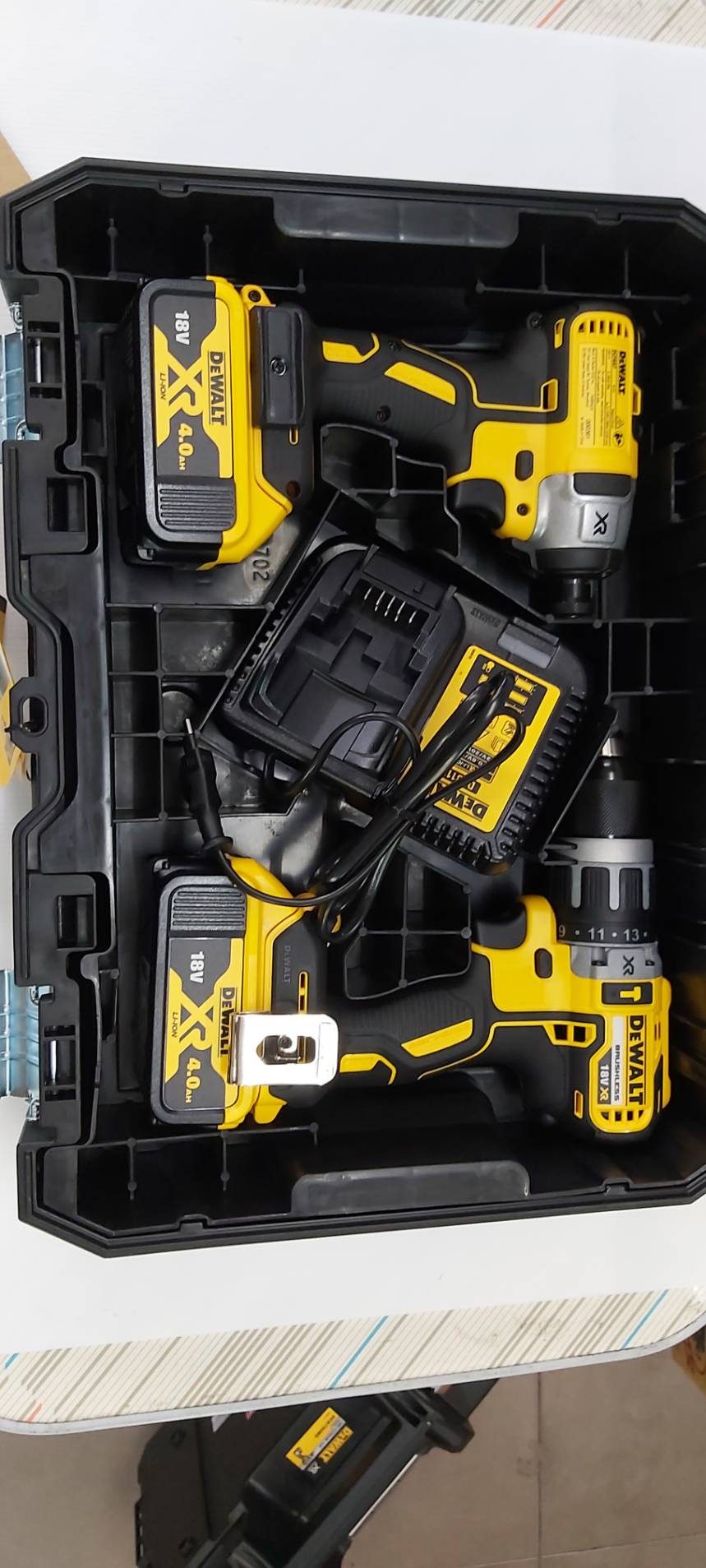 ชุดคอมโบ้ DCK266M2T-B1 DEWALT