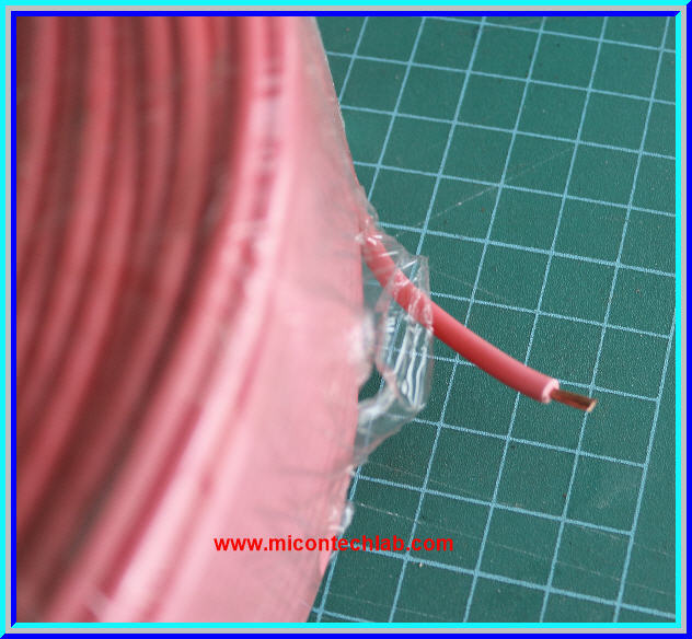 1x สายไฟสีแดงแบบอ่อน ขนาด 1x 1.5 ตร.มม. ยาว 1 เมตร