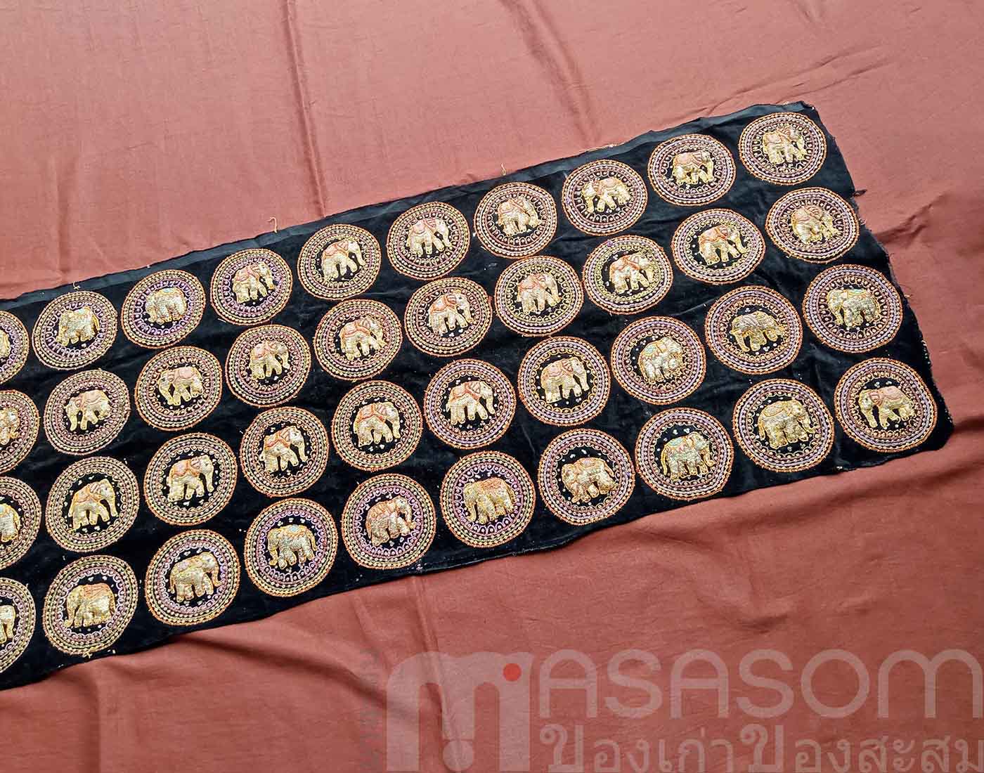 ผ้าปักรูปช้าง