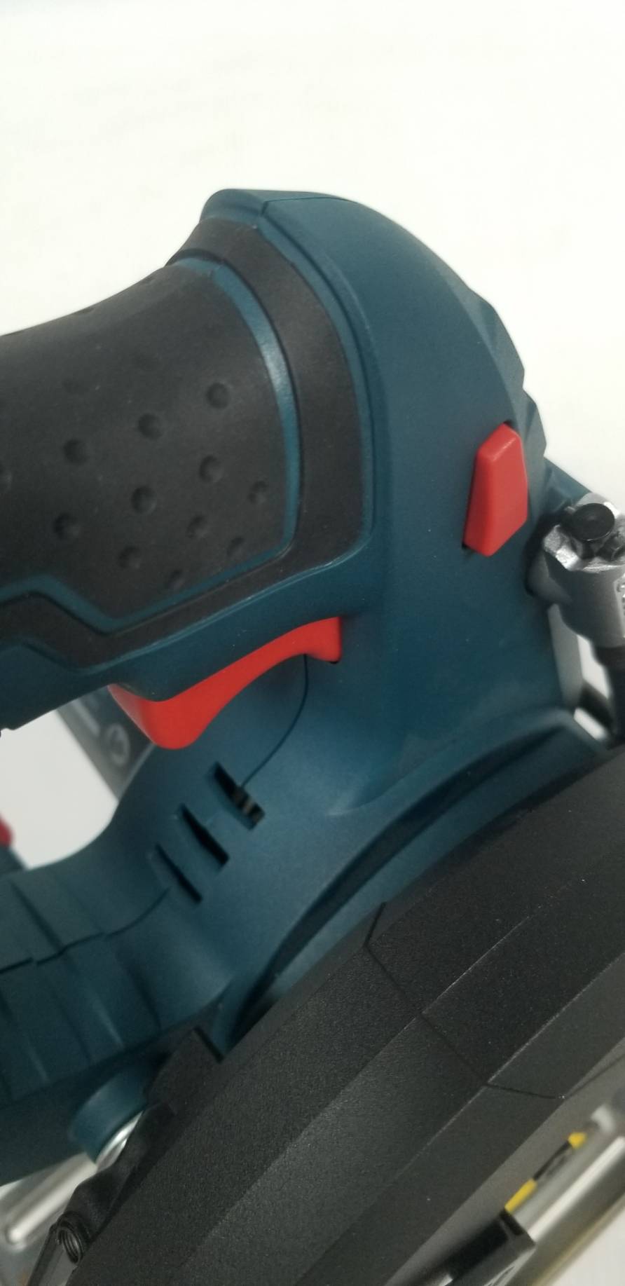 เลื่อยวงเดือนตัดเหล็ก18V GKM18V-LI BOSCH SOLO