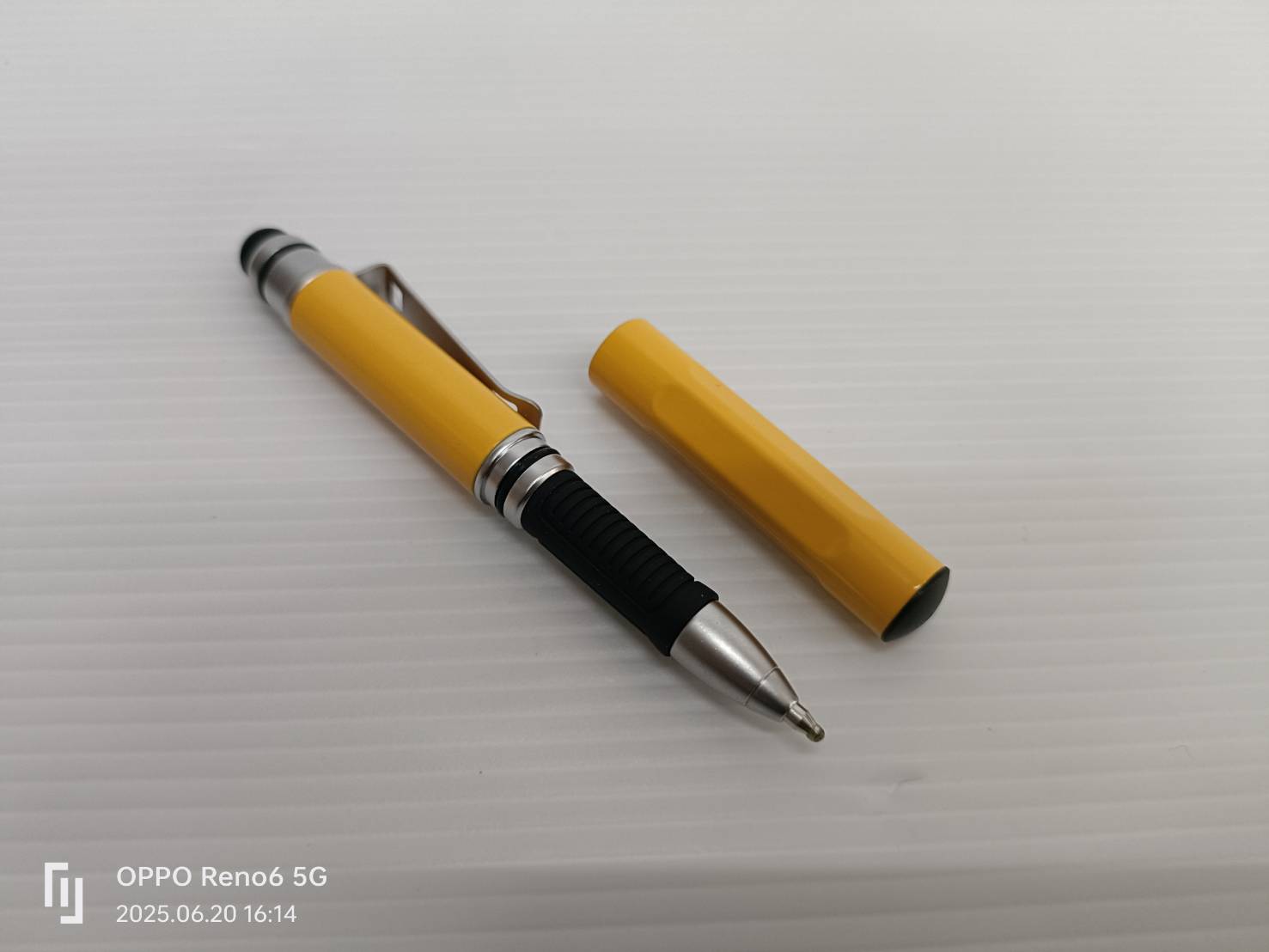 DEWALT รุ่น DXMA2151130E ปากกาสไตลัสสำหรับหน้าจอสัมผัส (3-IN-1 STYLUS POCKET PEN)