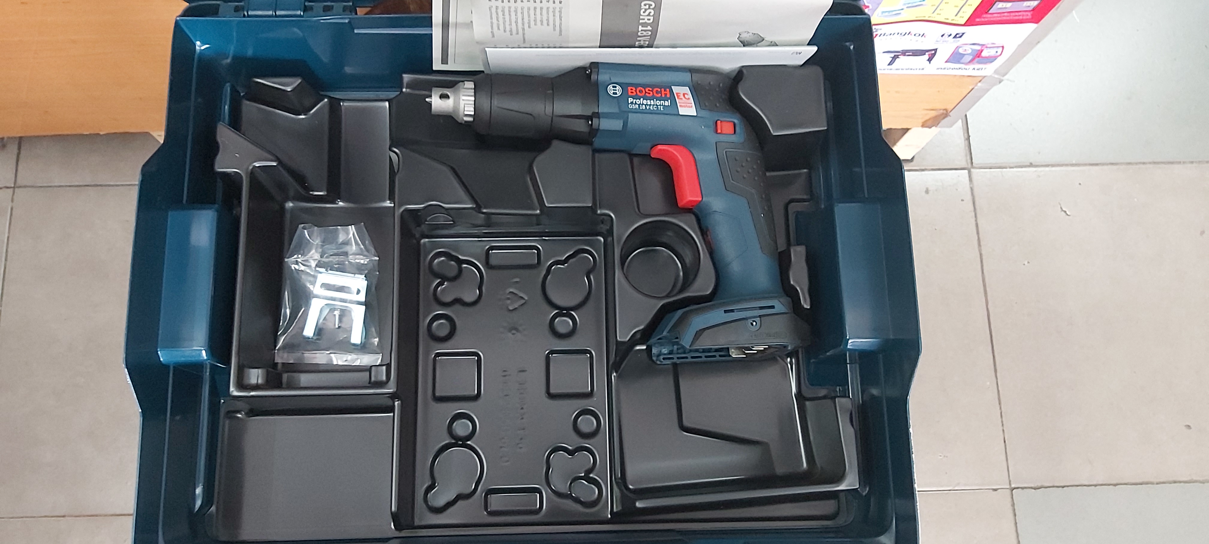 ไขควงไฟฟ้าสำหรับผนังยิปซัมไร้สาย GSR18V-EC TE BOSCH