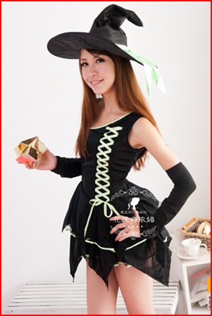 ชุดแม่มด