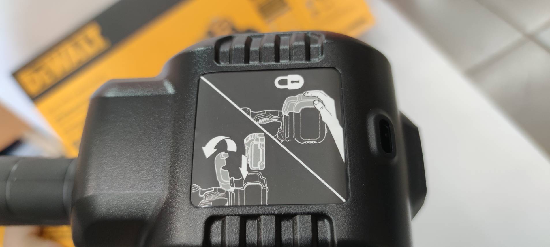 ปืนฉีดน้ำไร้สาย20V DCPW550B-XJ DEWALT