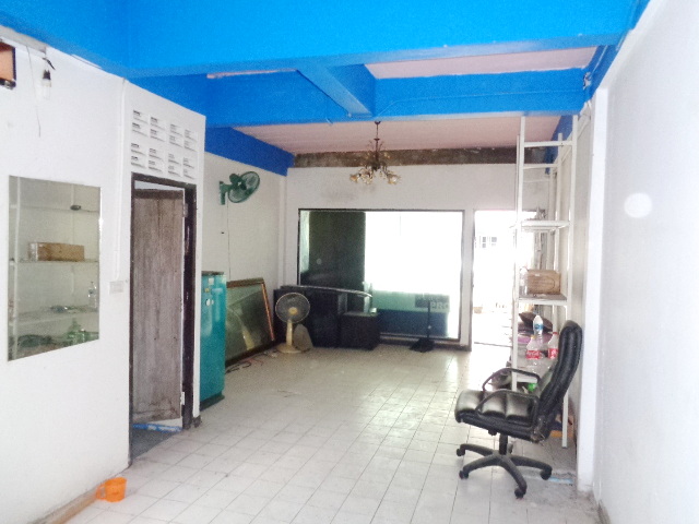 🚩H1213 ขายทาวน์เฮ้าส์ตามสภาพ หมู่บ้านอรุณธร ถนนสุขาภิบาล5 ซอย45 ทำเลดี ใกล้จุดขึ้นลงทางด่วนอาจณรงค์ ด่านจตุโชติ