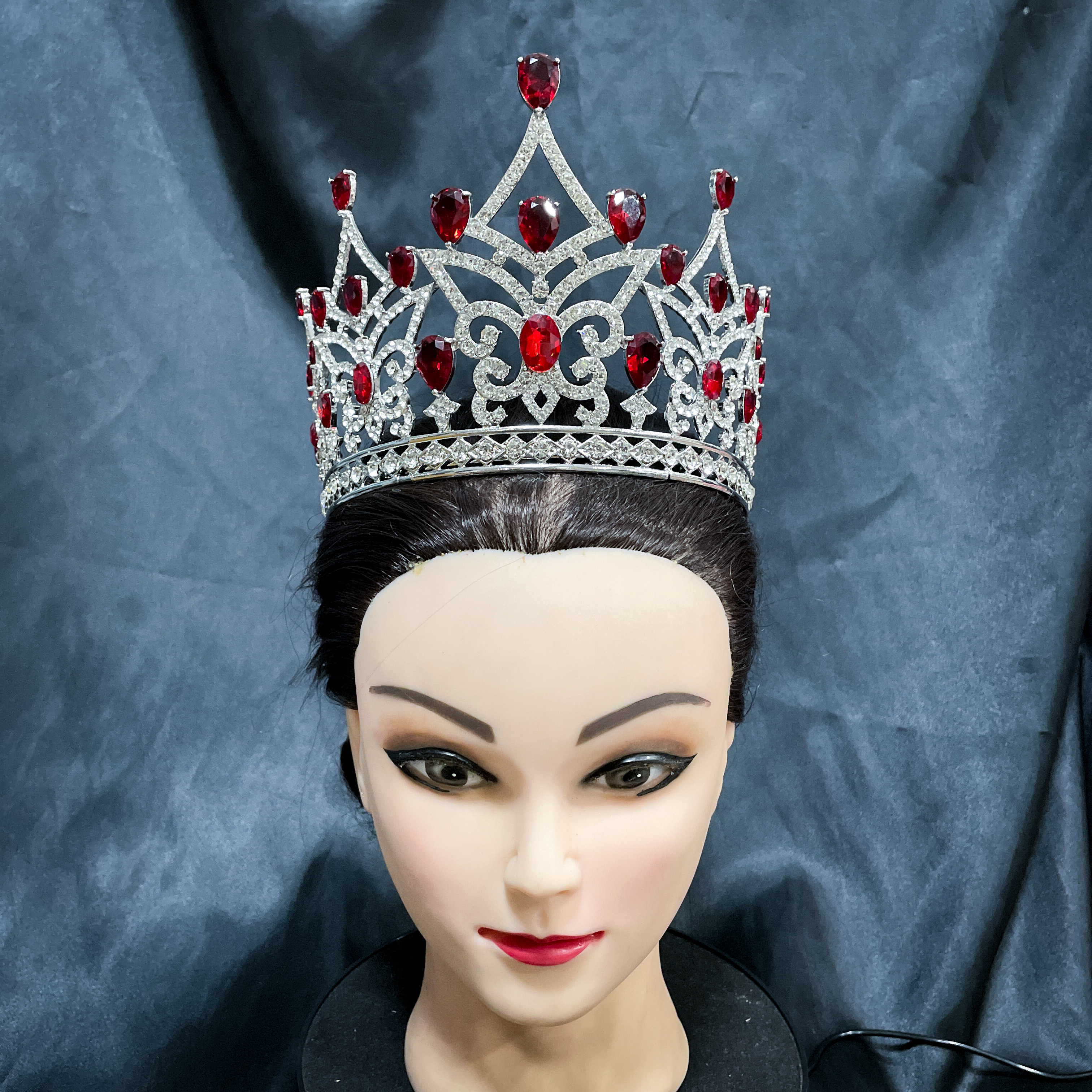 (พร้อมส่ง) มงกุฏ 090 สีแดง มงกุฎนางงาม มงกุฎเพชร มงกุฎประกวด สินค้าพร้อมส่ง ไม่ต้องรอนาน งานพรีเมี่ยม