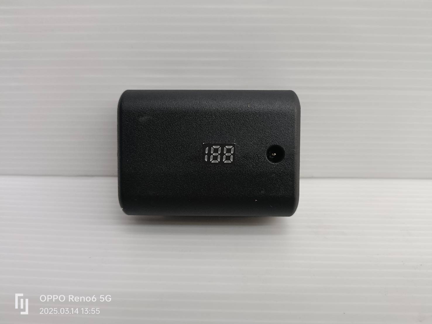 อะไหล่ แบตเตอรี่ LI-ION (2400 mAh) ใช้กับเครื่องวัดระดับเลเซอร์ มีตัวเลขบอกสถานะ