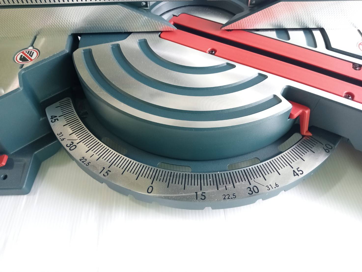 แท่นตัดองศา12" GCM340-305D BOSCH