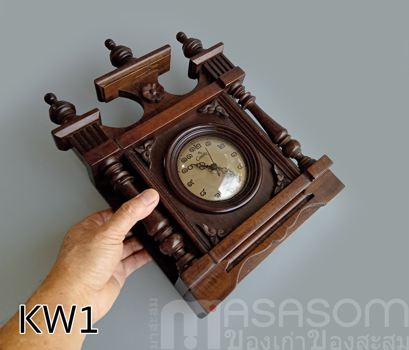 นาฬิกาไม้เก่าแขวนผนัง