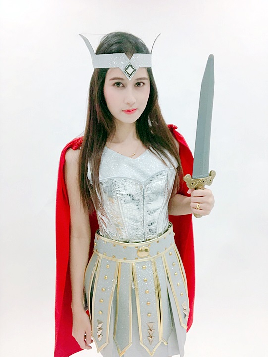 ชุดนักรบโรมันหญิงสีเงิน