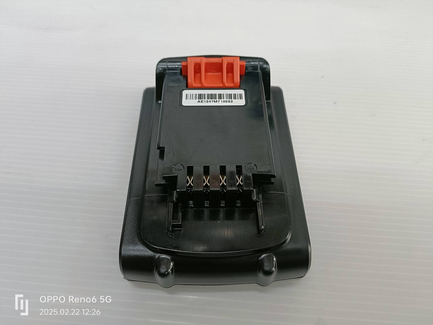 เครื่องดูดฝุ่นมือถือไร้สาย 20V BCHV001D1E-B1 BLACK&DECKER