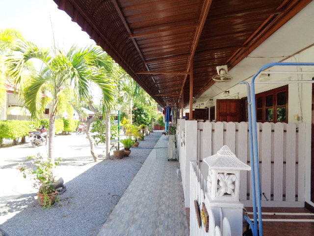 H1140 ขายด่วน ที่ดินพร้อมรีสอร์ท 328.4 ตร.วา ซอยหัวดอน4 ตำบลหนองแก อำเภอหัวหิน ประจวบคีรีขันธ์ ใกล้เขาตะเกียบ ห่างชายหาด 1 กม.