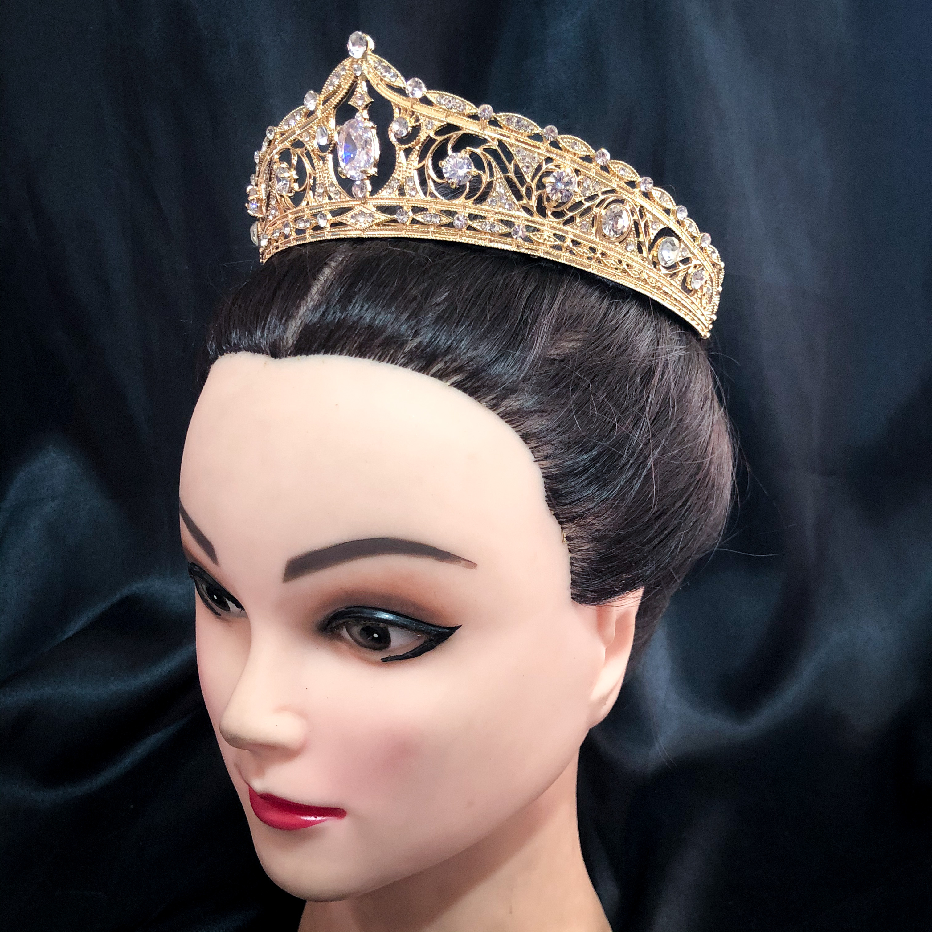 (พร้อมส่ง) เทียร่า 298 สีทอง มงกุฎนางงาม มงกุฎเจ้าหญิง สีทองหรูหรา งานสวย ปราณีต QCเพชรทุกเม็ด สินค้าพร้อมส่งจากไทย