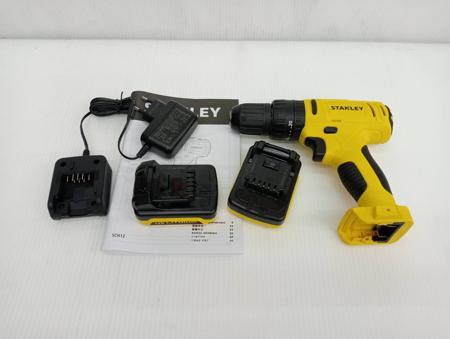 STANLEY รุ่น SCH121S2K-B1 สว่านกระแทกไร้สาย 12V Max พร้อมแบตเตอรี่ 1.5AH*2
