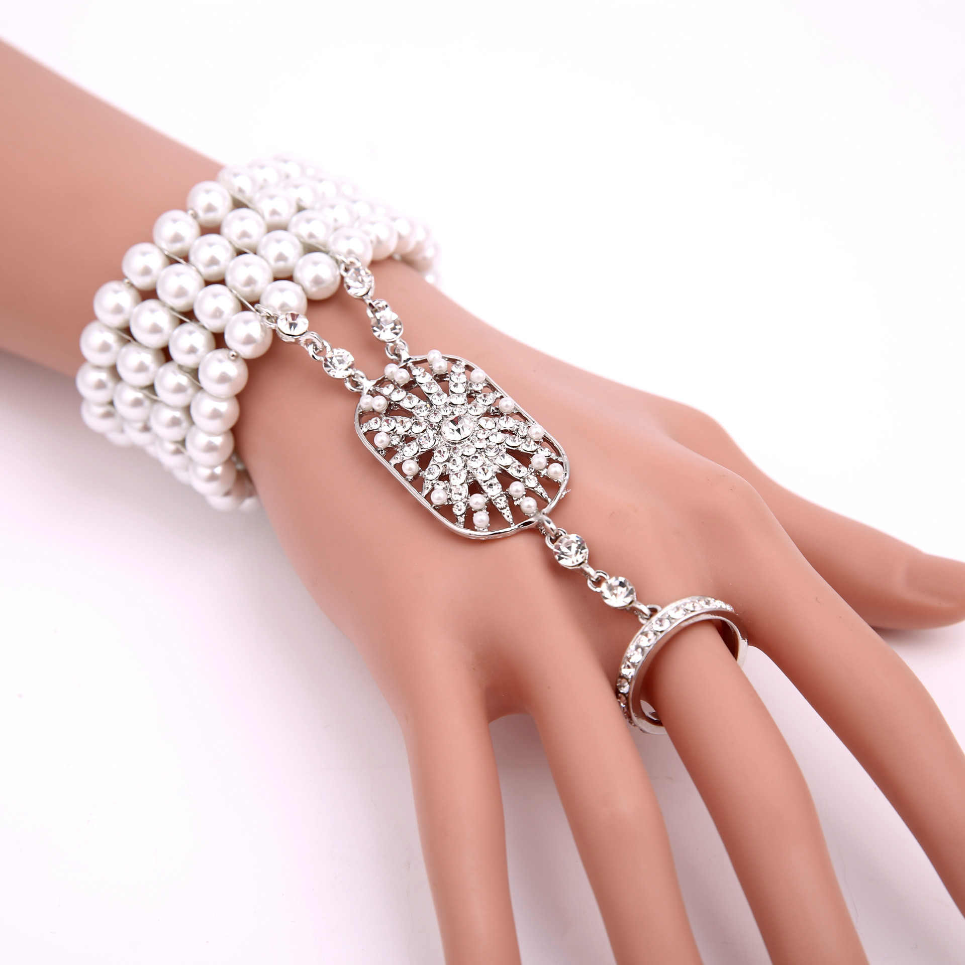 สร้อยข้อมือสไตล์แกสบี้ สีเงิน