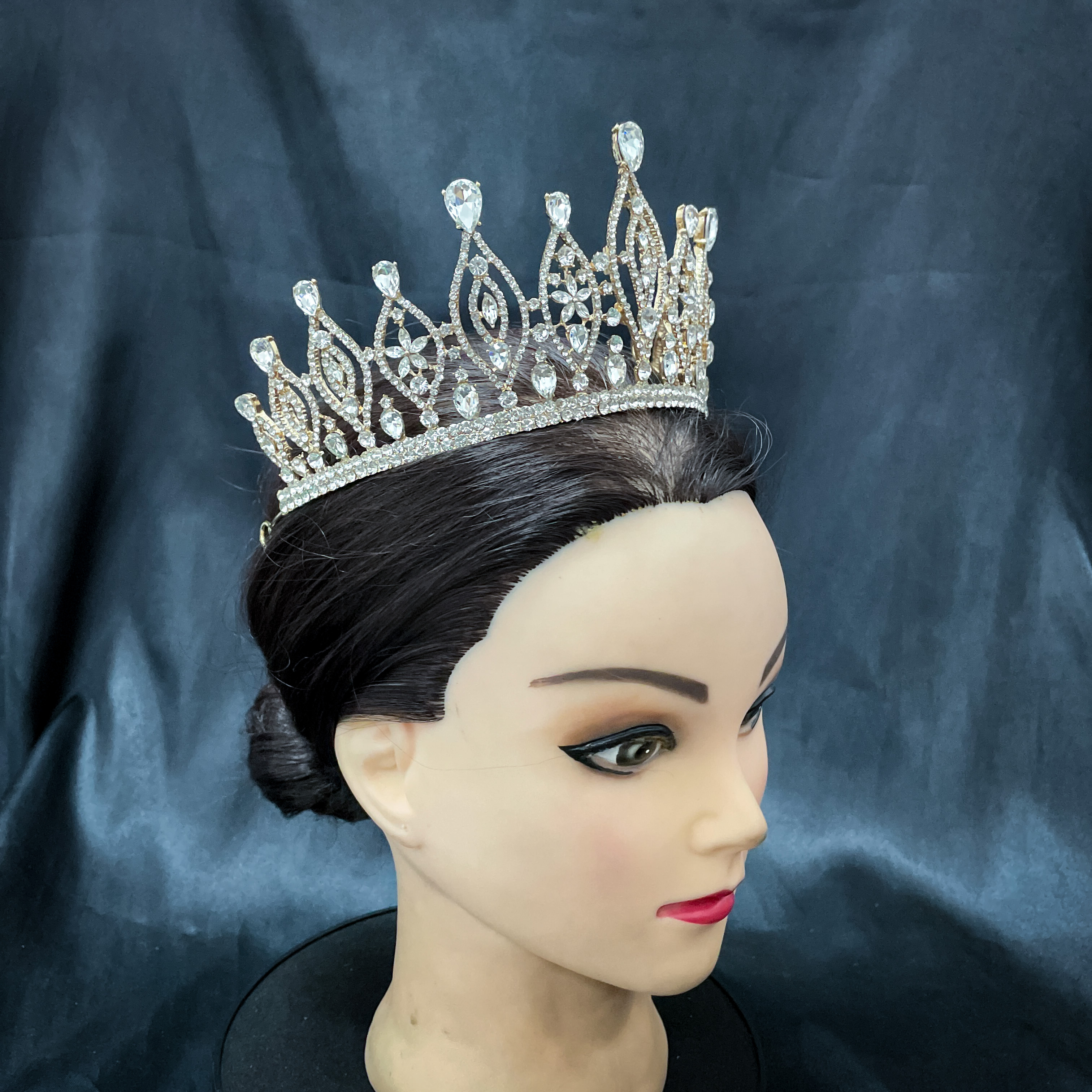 (พร้อมส่ง) เทียร่า 015 สีทอง มงกุฎนางงาม มงกุฎประกวด เทียร่าเจ้าสาว งานสวย ปราณีต QCเพชรทุกเม็ด สินค้าพร้อมส่งจากไทย