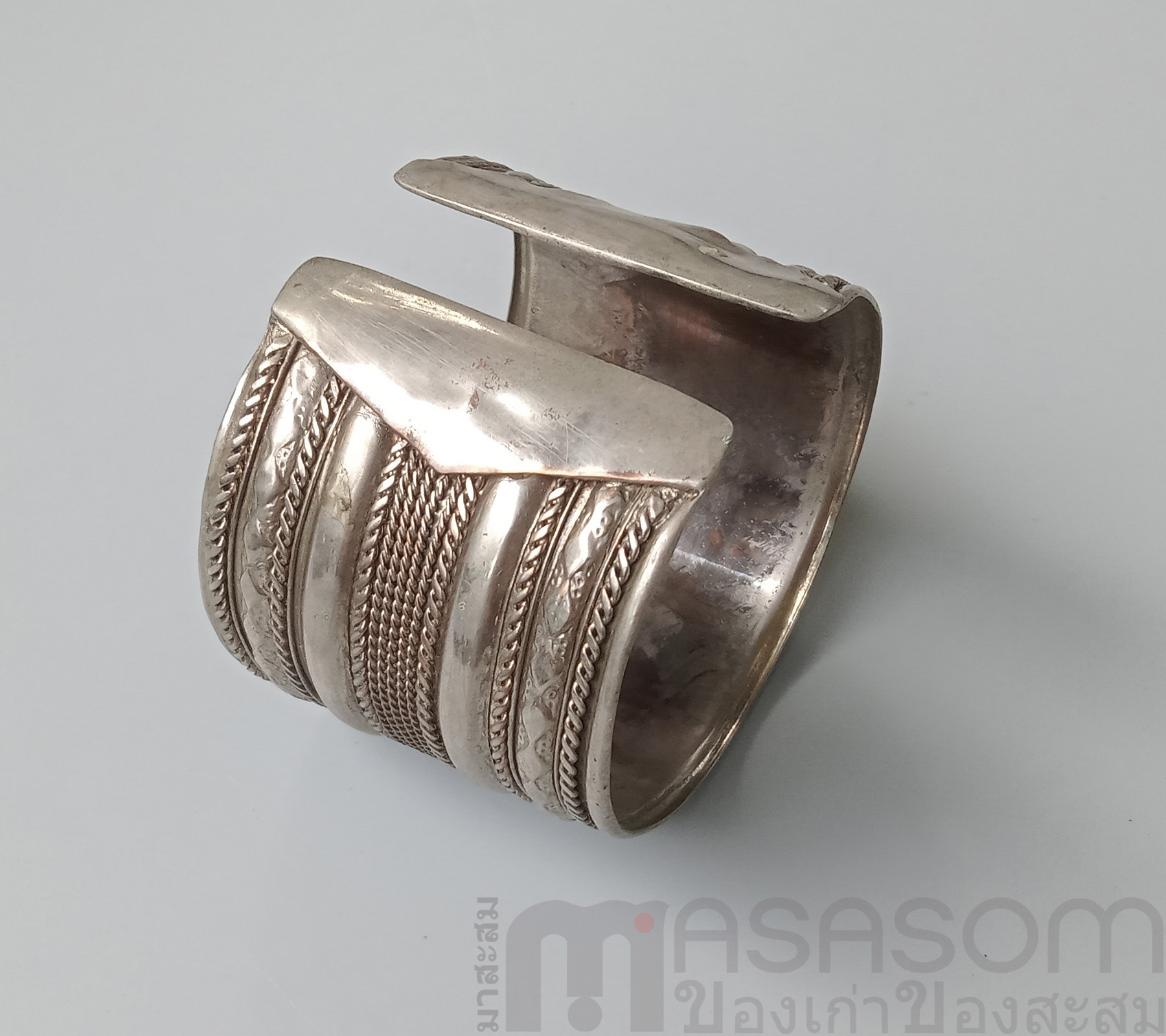 กำไลกะไหล่เงินเก่า