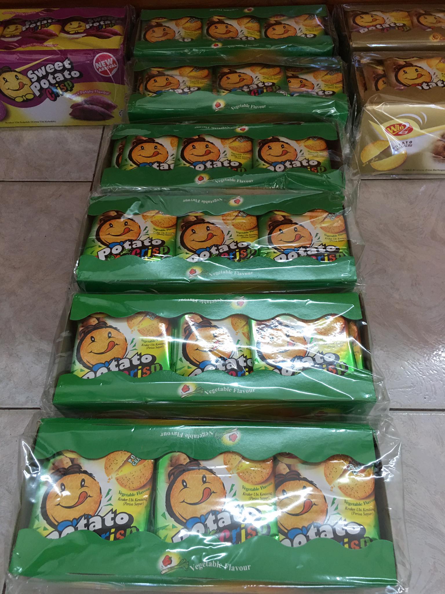 รสผัก สุดฮิต ขายดี (1 กล่อง 30 ซอง) ขนมแคร็กเกอร์มันฝรั่งบางกรอบ ปังยิ้มแลบลิ้น Win2 Potato Crackers Crisp อบใหม่จากมันฝรั่งแท้ รับรองฮาลาล เป็นมิตรกับมังสวิรัต