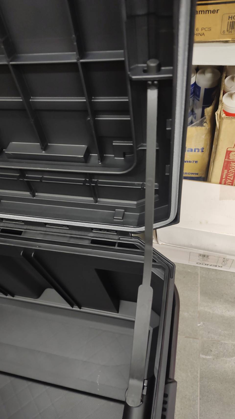 กล่องมีล้อลาก DWST17871-1 DEWALT