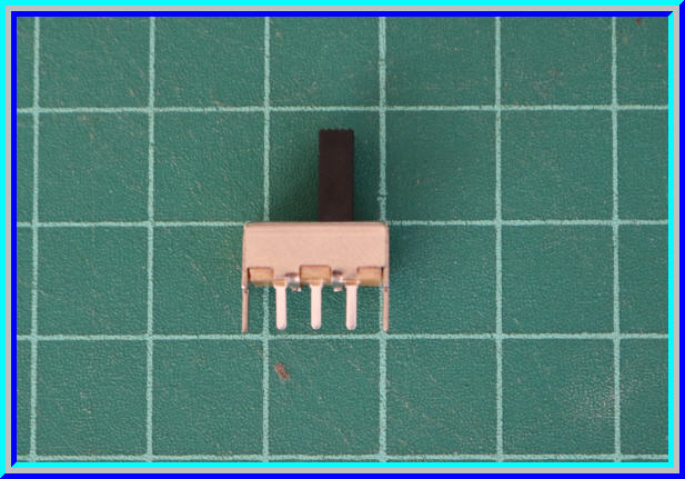 1x สวิตซ์เลื่อนแนวนอน 0.5A/50Vdc 1P2T 3ขา (Slide Switch)