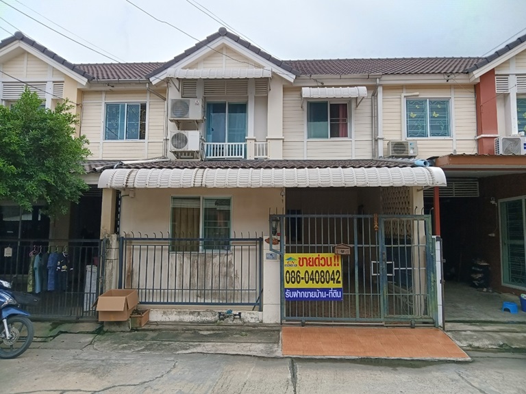 H1179 ขายทาวน์เฮ้าส์ หมู่บ้านพฤกษาวิลล์ 36 สรงประภา-ดอนเมือง 17.5 ตร.วา ตำบลหลักหก อำเภอเมือง ปทุมธานี ต่อเติมหน้าหลัง อยู่ต้นโครงการ