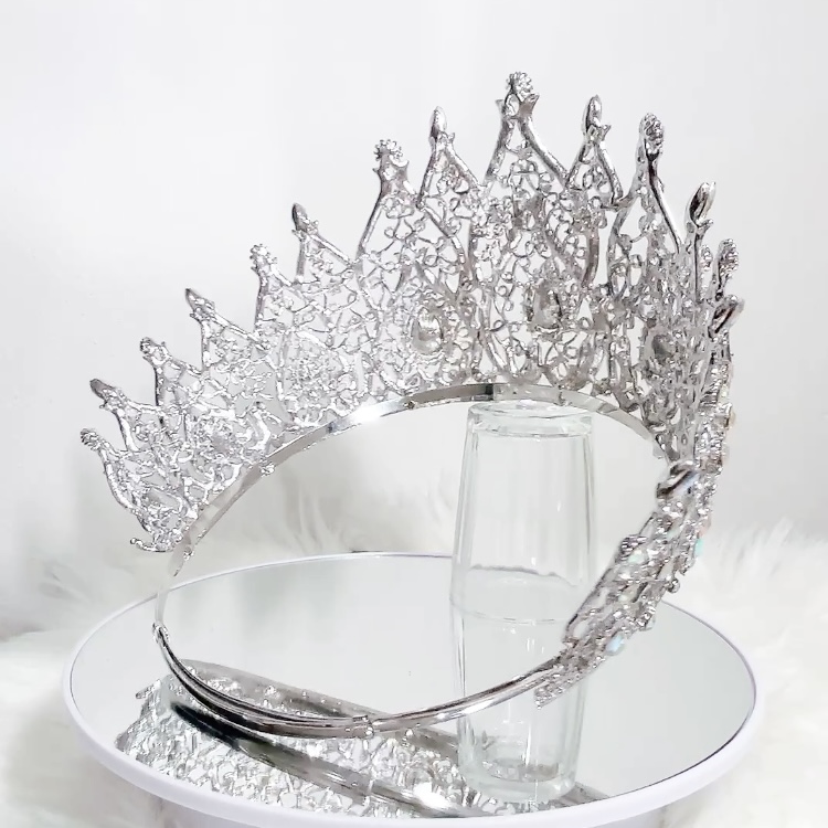 (พร้อมส่งจากไทย) มงกุฏ 115 สีรุ้ง มงกุฎนางงาม มงกุฎเพชร มงกุฎประกวด สวยงามอลังการ ฐานมงวงกลมปรับได้ สินค้าพร้อมส่ง ไม่ต้องรอนาน งานพรีเมี่ยม