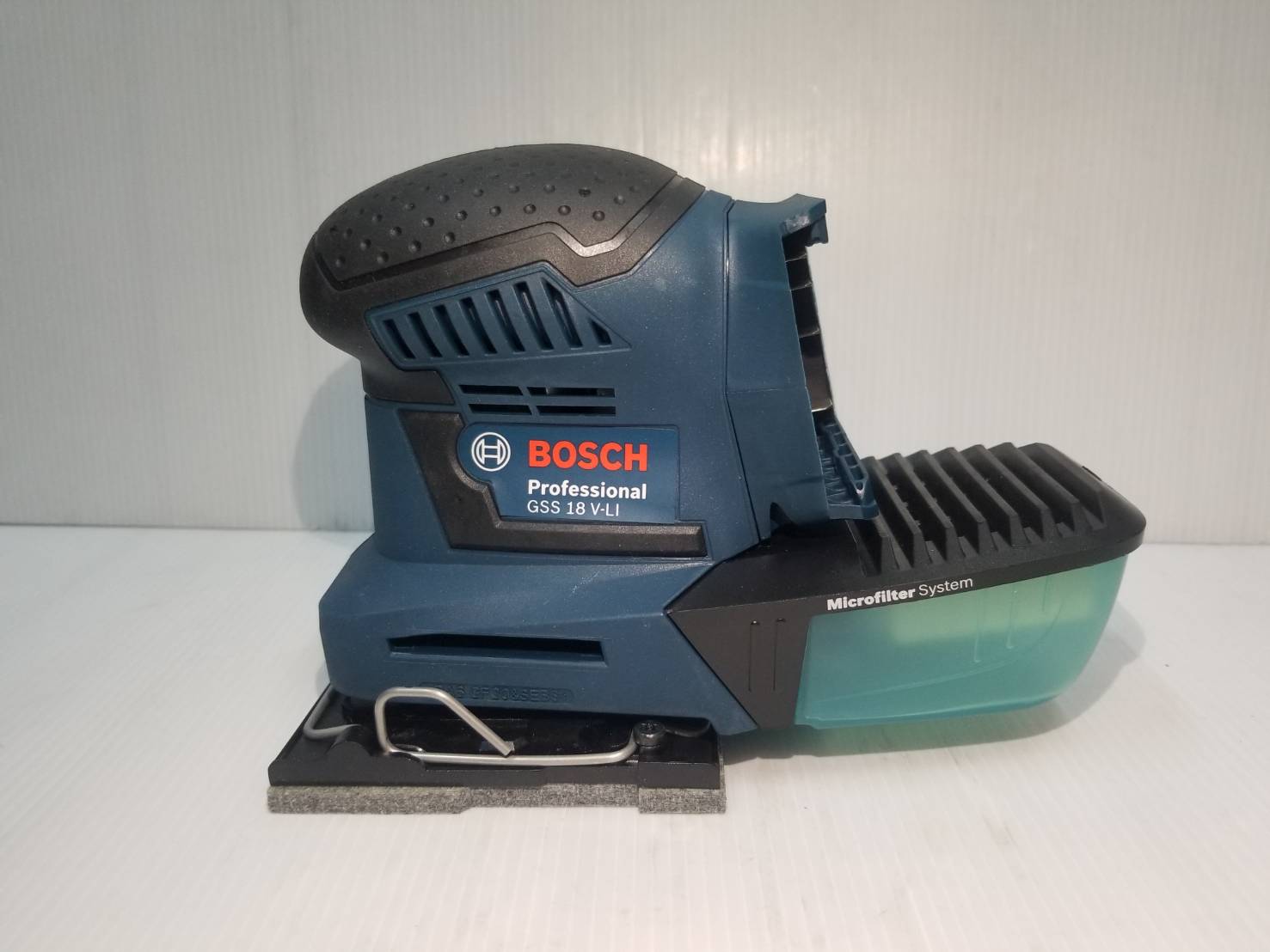 เครื่องขัดกระดาษทรายไร้สาย GSS18V-LI BOSCH Solo