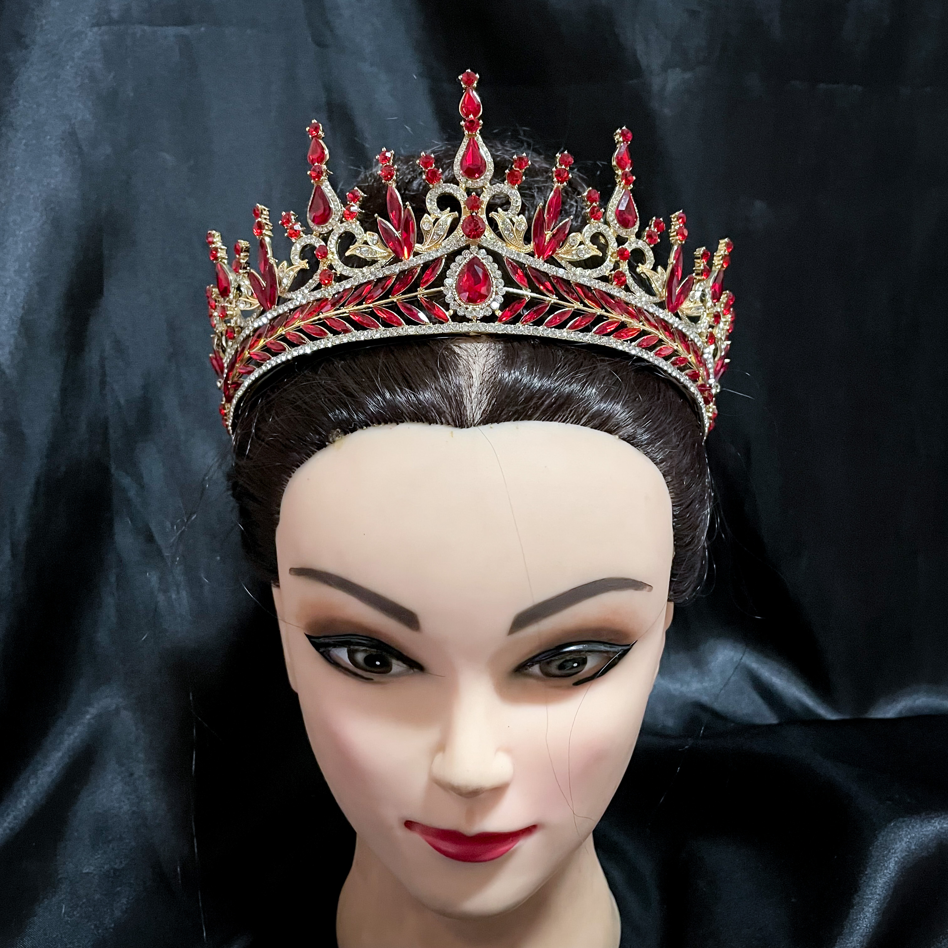 (พร้อมส่ง) เทียร่า 302 สีแดง มงกุฎนางงาม งานสวย ปราณีต QCเพชรทุกเม็ด สินค้าพร้อมส่งจากไทย