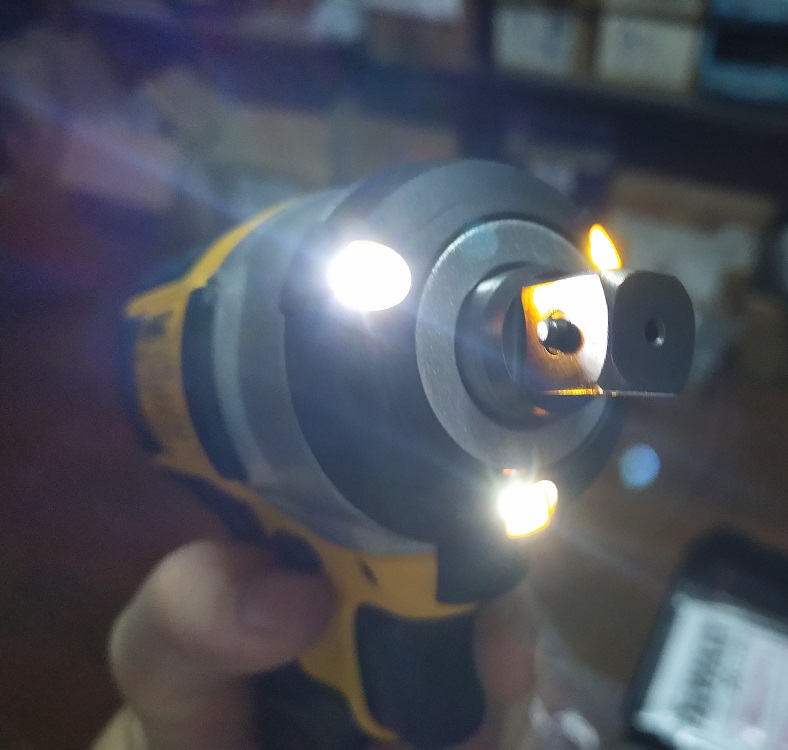 บล๊อก1/2ไร้สาย18V DCF880N DEWALT