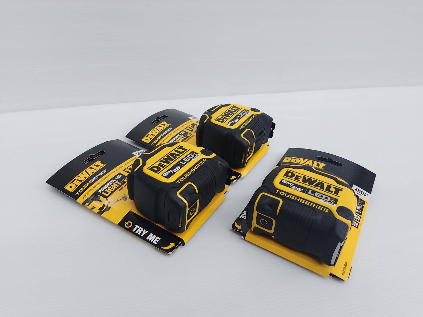 ตลับเมตร8เมตร DWHT35268S DEWALT (มีไฟLED)