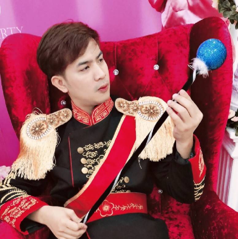 ชุดเจ้าชายเย็นชา