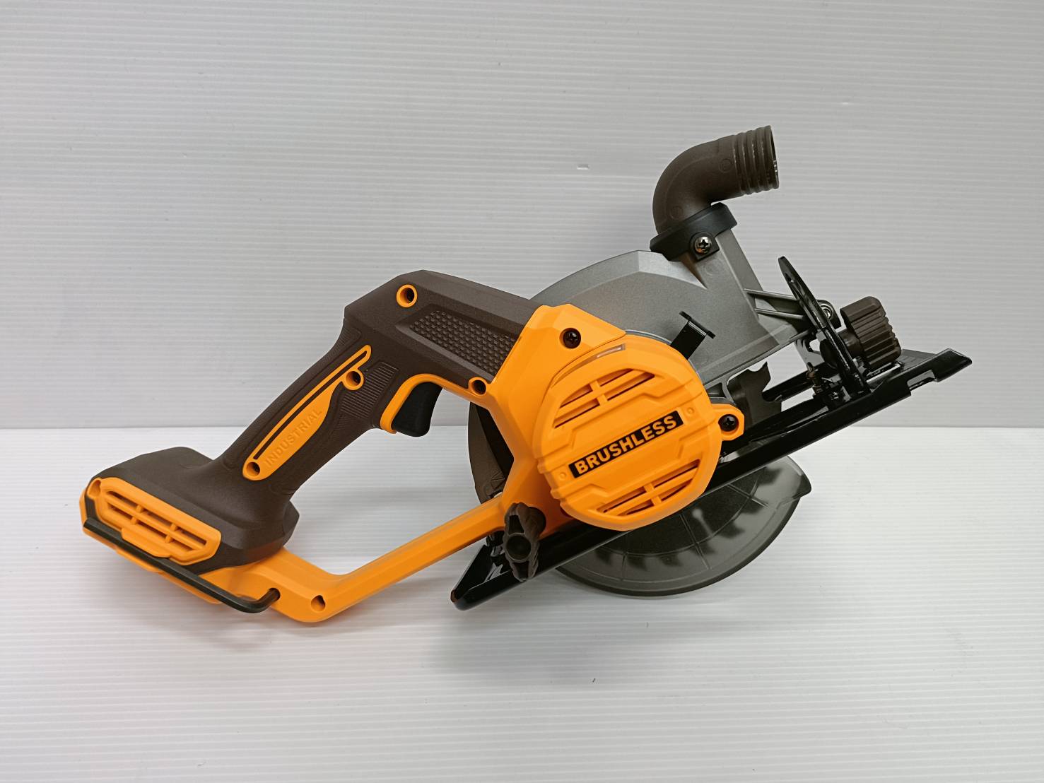 INGCO เลื่อยวงเดือนไร้สาย 20V 5 นิ้ว มอเตอร์ไร้แปรงถ่าน รุ่น CSLI14021