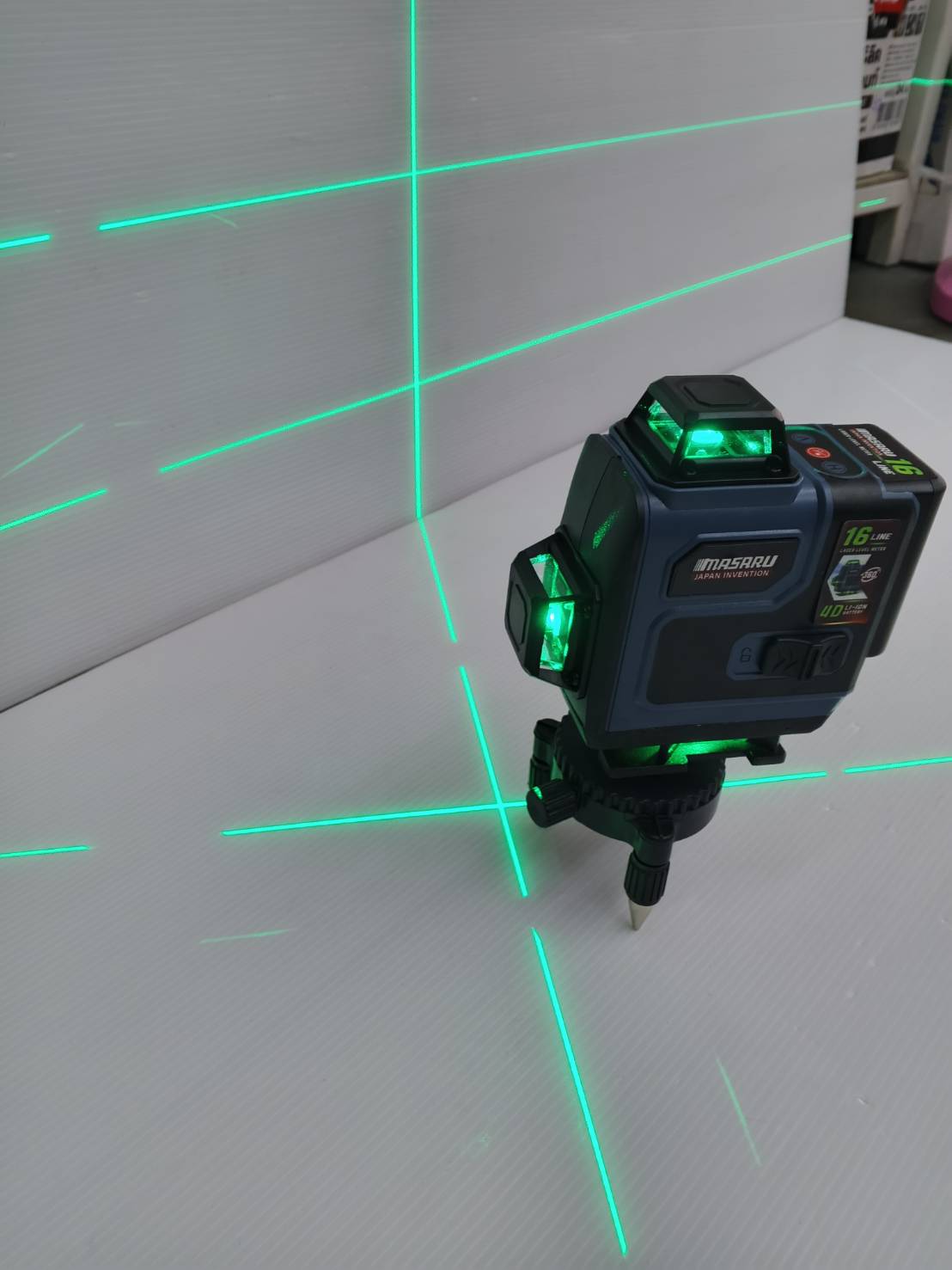 MASARU เครื่องวัดระดับเส้นสีเขียว แบบ 16 เส้น รุ่น SMLG-305