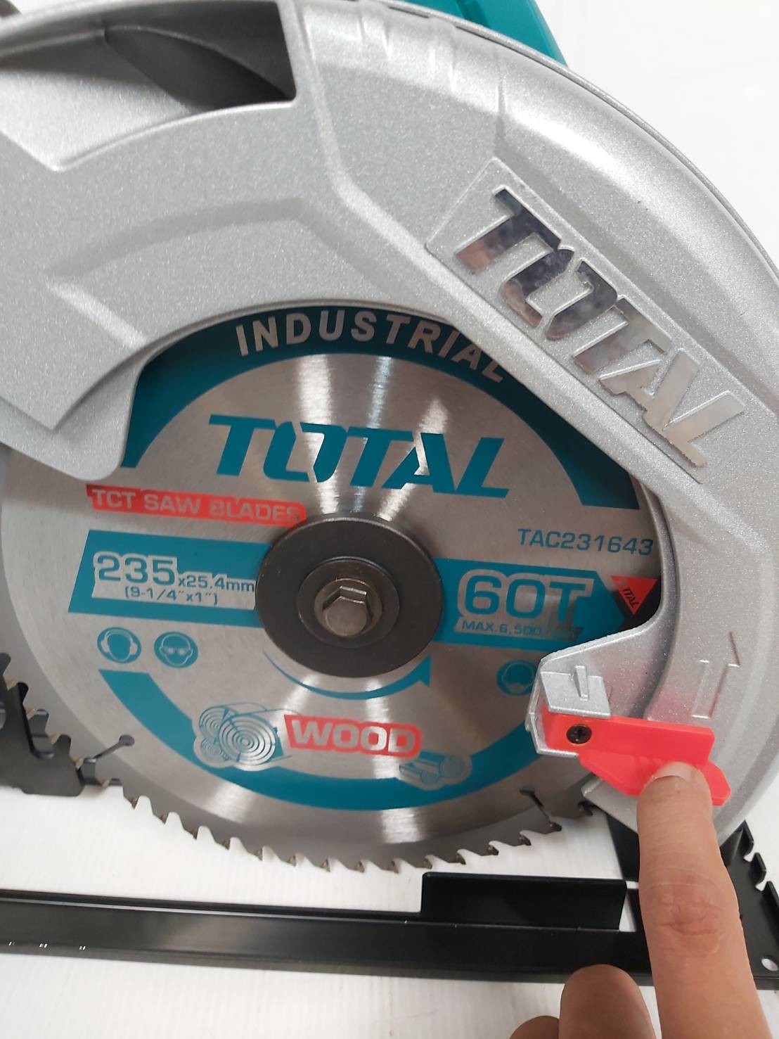 เลื่อยวงเดือน9" TS1222356 TOTAL