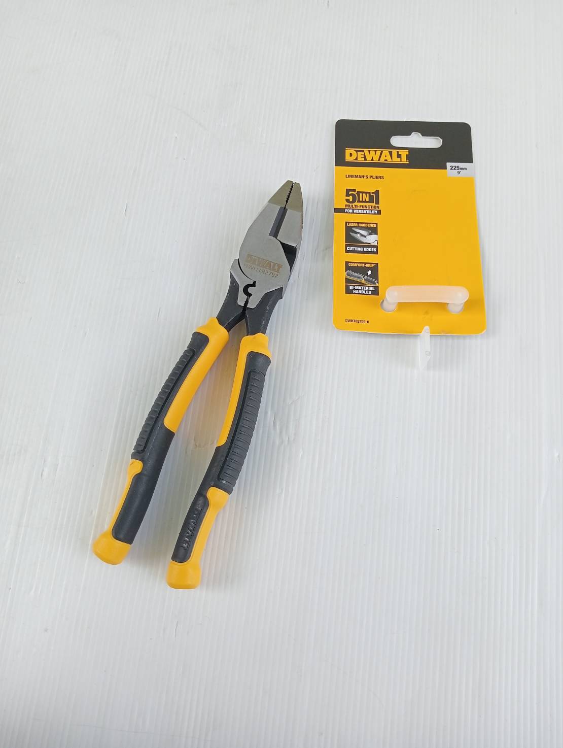 DEWALT คีมปากตรง9.5" Multi-Use DWHT82792-0