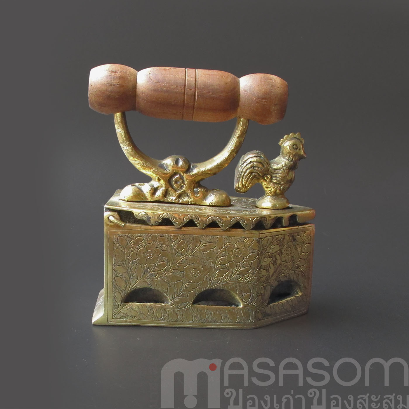 เตารีดทองเหลืองตอกลายขนาดเล็ก