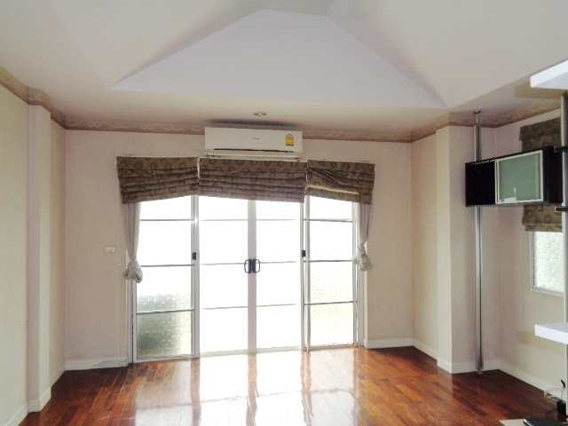 🚩H1091 ขายบ้านเดี่ยว 76.3 ตร.วา หมู่บ้านมัณฑนา วัชรพล-รามอินทรา2 แขวงท่าแร้ง เขตบางเขน ทำเลดี ใกล้ห้าแยกวัชรพล อยู่หลังมุม