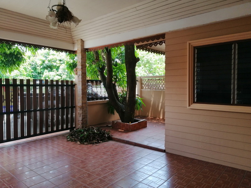 H1105บ้านแฝด 33.3ตร.วา ม.นันทวัน8 ติดถนนเลียบวารีซอย67 เขตหนองจอก ต่อเติมเป็น 2 ชั้น 3นอน 2น้ำ บ้านรีโนเวทแล้ว สภาพใหม่